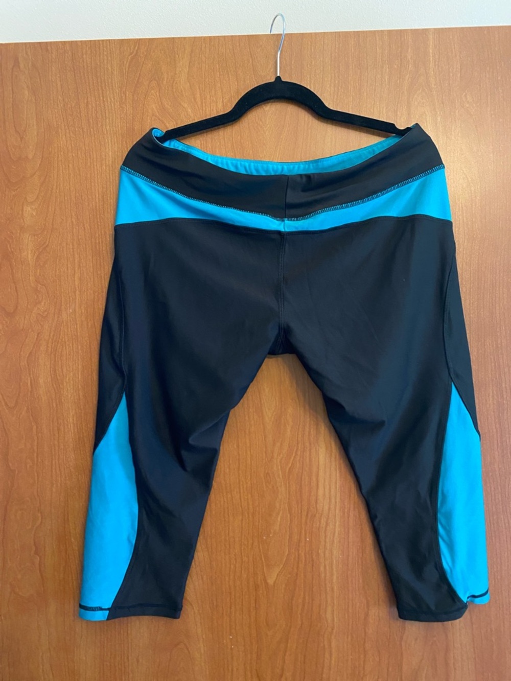 Capri exercise pants - Picture 2 of 2